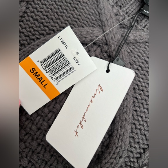 Fringe Cableknit Sweater - Picture 4 of 4